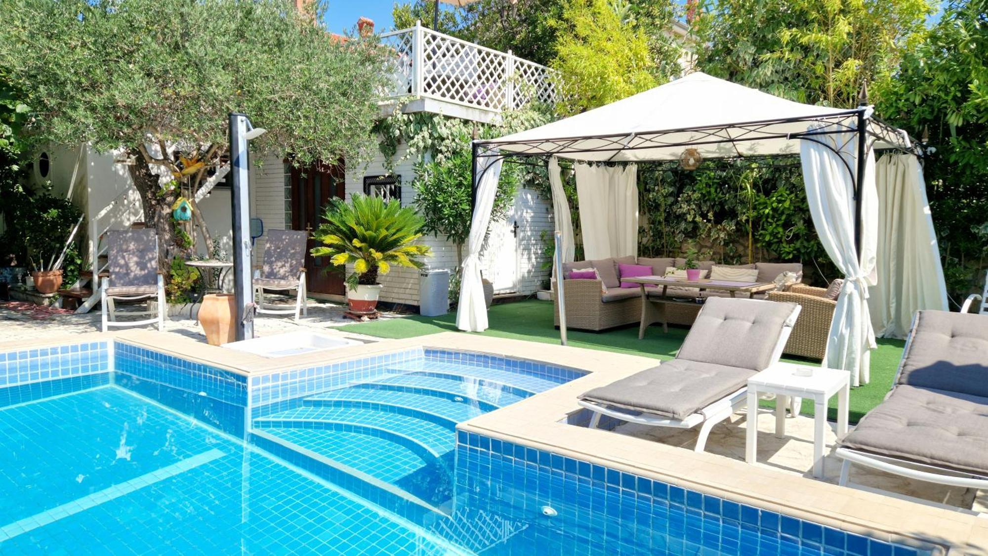 Guest House Villa Ines - Annex Bed & Breakfast